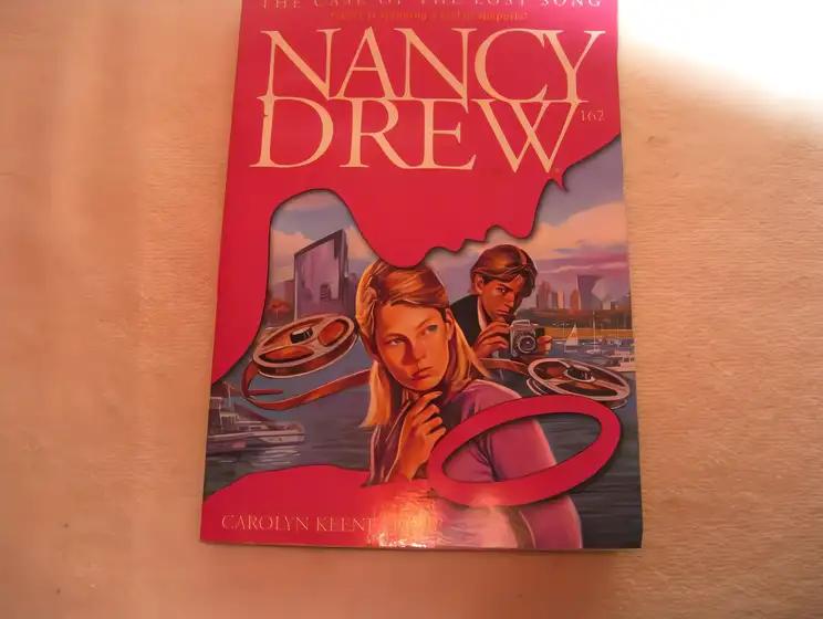 The Case of the Lost Song (Nancy Drew Mysteries Book 162)